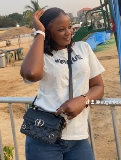 Julie's profile, a single 27-year-old a woman in Conakry