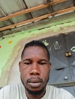 Seraphin's profile, a single 40-year-old a man in Abata