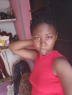 Leslie's profile, a single 20-year-old a woman in Yaoundé