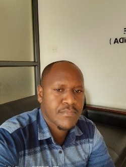 Desmo's profile, a single 38-year-old a man in Bujumbura