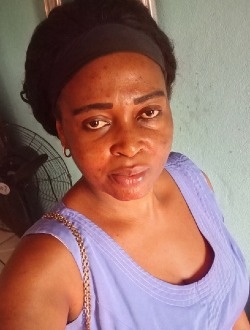 Viviane's profile, a single 46-year-old a woman in Douala