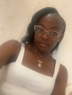 Rhode's profile, a single 24-year-old a woman in Yaoundé