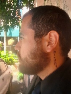 Roberto's profile, a single 29-year-old a man in San José