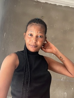 Lysiane's profile, a single 35-year-old a woman in Abang