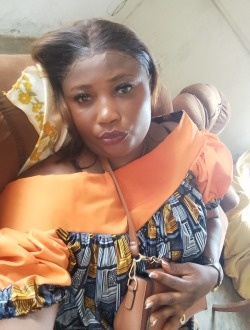 Flore's profile, a single 40-year-old a woman in Douala