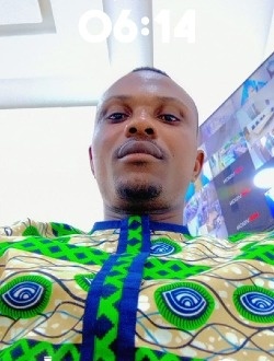 Raymond's profile, a single 35-year-old a man in Lomé