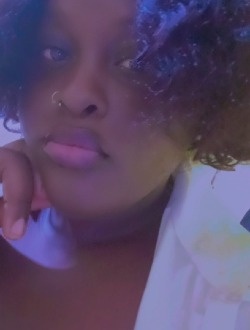 Claudia's profile, a single 29-year-old a woman in Douala
