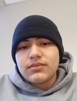 Luis's profile, a single 18-year-old a man in Chelsea