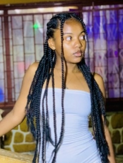 Hatea's profile, a single 19-year-old a woman in 1ER Arrondissement