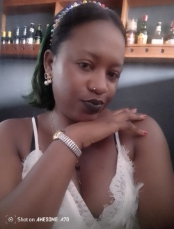 Arielle's profile, a single 34-year-old a woman in Yaoundé