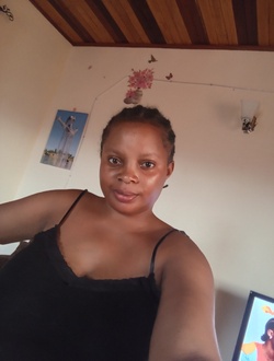 Alicia's profile, a single 28-year-old a woman in Yaoundé