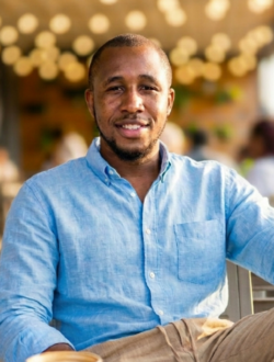 Kelly's profile, a single 23-year-old a man in Lomé