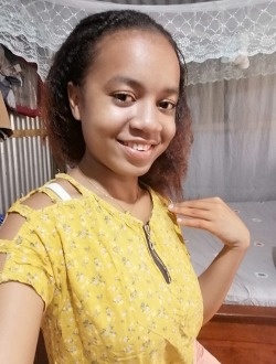 Narovana's profile, a single 18-year-old a woman in Sambava