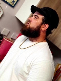 Eamon's profile, a single 27-year-old a man in Peterborough