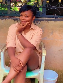 Maria's profile, a single 32-year-old a woman in Yaoundé