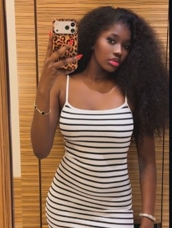 Aminata's profile, a single 31-year-old a woman in Dakar