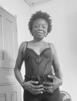 Glorya's profile, a single 39-year-old a woman in Libreville
