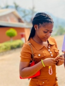 Marie Rose's profile, a single 19-year-old a woman in Yaoundé