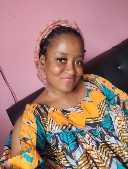 Nadia's profile, a single 34-year-old a woman in Douala