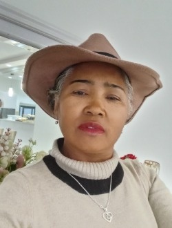Hanitra's profile, a single 54-year-old a woman in Antananarivo