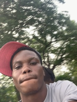Elvin's profile, a single 23-year-old a man in Bodman