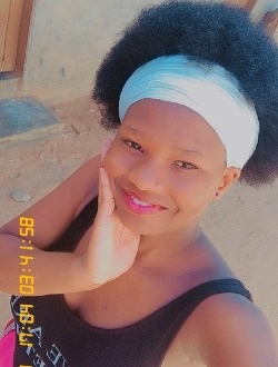 Leïla's profile, a single 22-year-old a woman in Abomey-Calavi