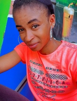 Genevieve's profile, a single 28-year-old a woman in Abidjan