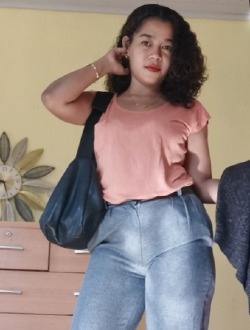 Maya's profile, a single 27-year-old a woman in Antananarivo