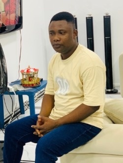 Mickael Johnson's profile, a single 29-year-old a man in Abi