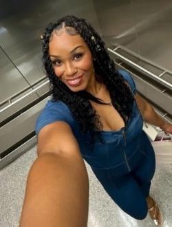 Tracy's profile, a single 35-year-old a woman in Arden-Arcade