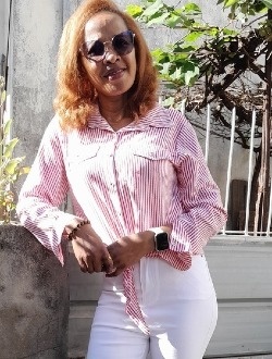 Lola's profile, a single 45-year-old a woman in Antaninandro