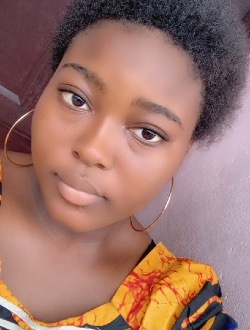 Serena's profile, a single 19-year-old a woman in Douala