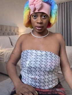 Emily's profile, a single 41-year-old a woman in Los Angeles
