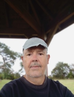 Pierre's profile, a single 64-year-old a man in Le Tampon