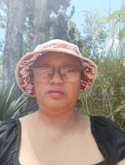 Sylvie's profile, a single 61-year-old a woman in 67 Ha