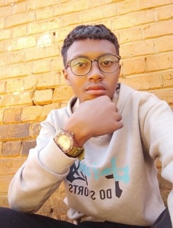 Fitia's profile, a single 19-year-old a man in Antananarivo