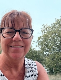 Helene's profile, a single 63-year-old a woman in Sainte-Catherine