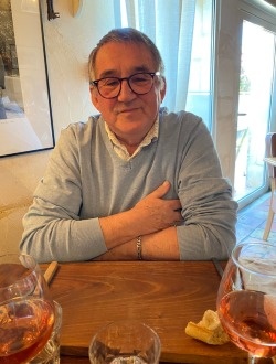 Christ's profile, a single 61-year-old a man in Bordeaux