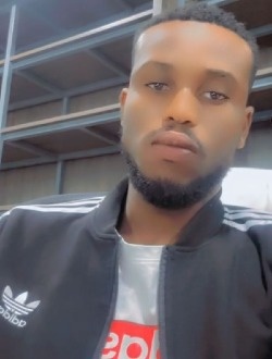 Echimane's profile, a single 32-year-old a man in Lestrem