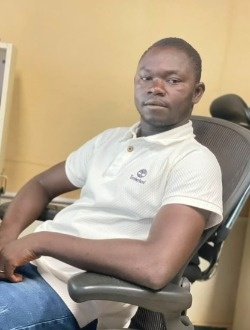 Moussa's profile, a single 33-year-old a man in 1200 Logements