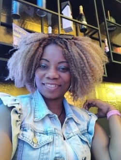 Merveille's profile, a single 44-year-old a woman in Paris