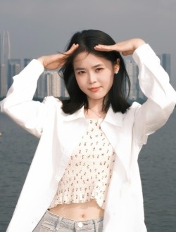 Runa's profile, a single 33-year-old a woman in New York