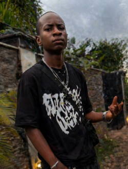 Isaac's profile, a single 18-year-old a man in Yaoundé