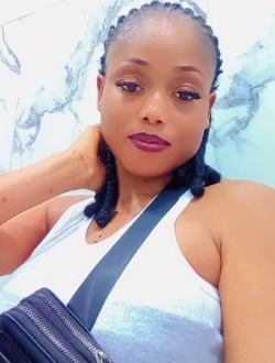 Gloria's profile, a single 27-year-old a woman in Cotonou