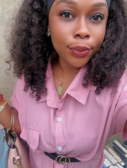 Aleida's profile, a single 27-year-old a woman in Kinshasa