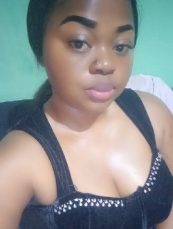 Yolande's profile, a single 35-year-old a woman in Yaoundé