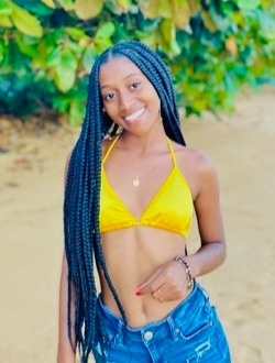 Francia's profile, a single 20-year-old a woman in Antalaha