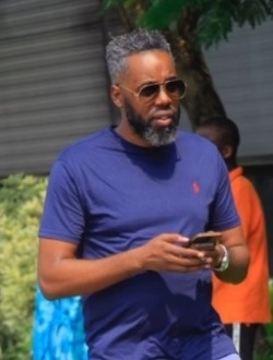 Charli's profile, a single 45-year-old a man in Libreville
