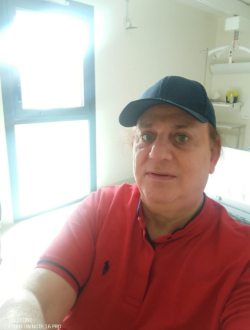 Azurbleu's profile, a single 50-year-old a man in Châteaulin
