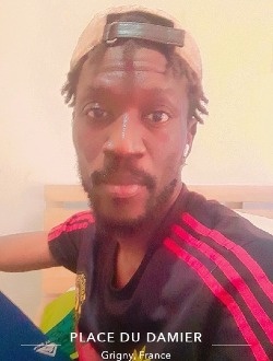 Kass's profile, a single 39-year-old a man in Paris